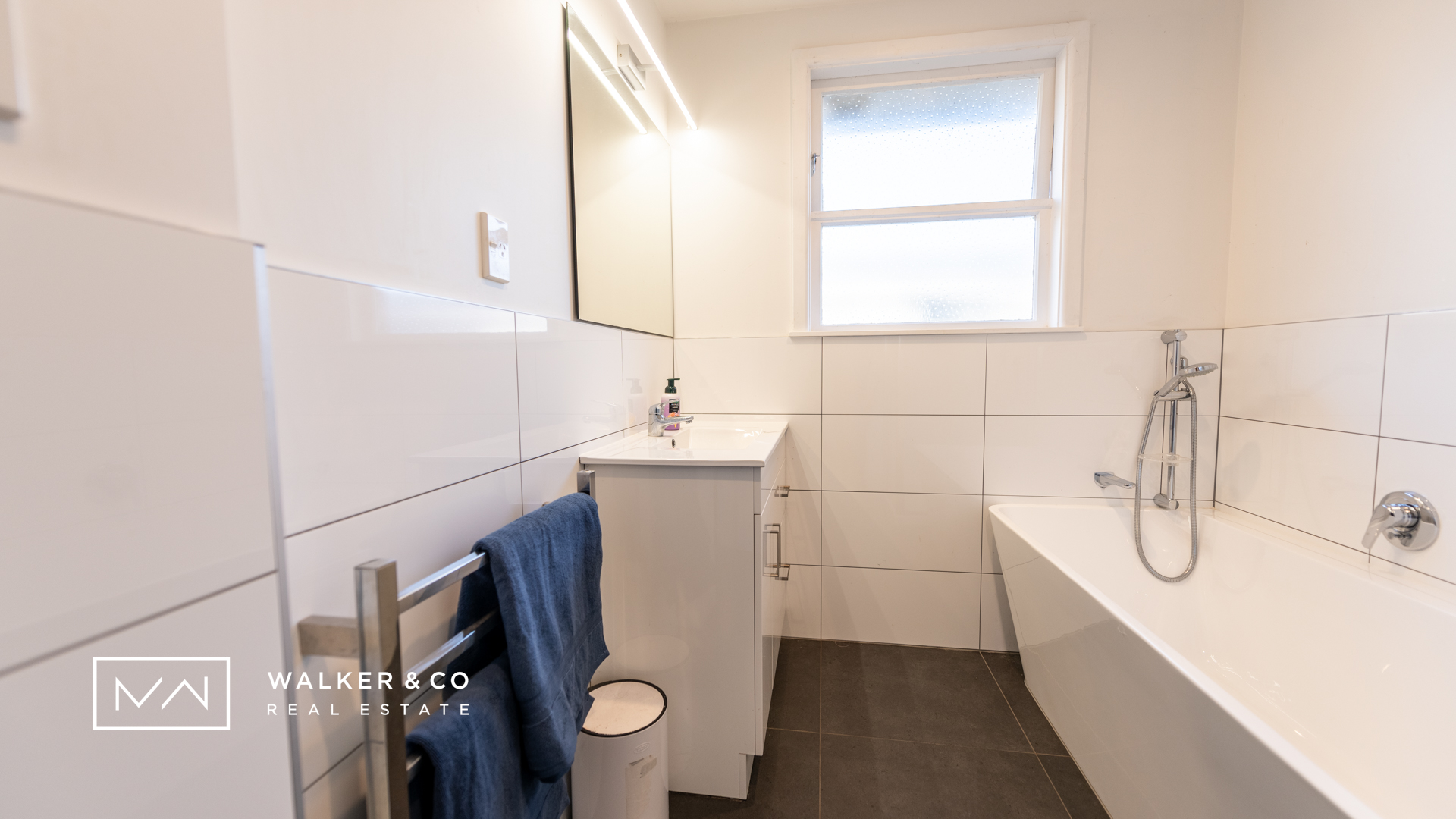 07 bathroom