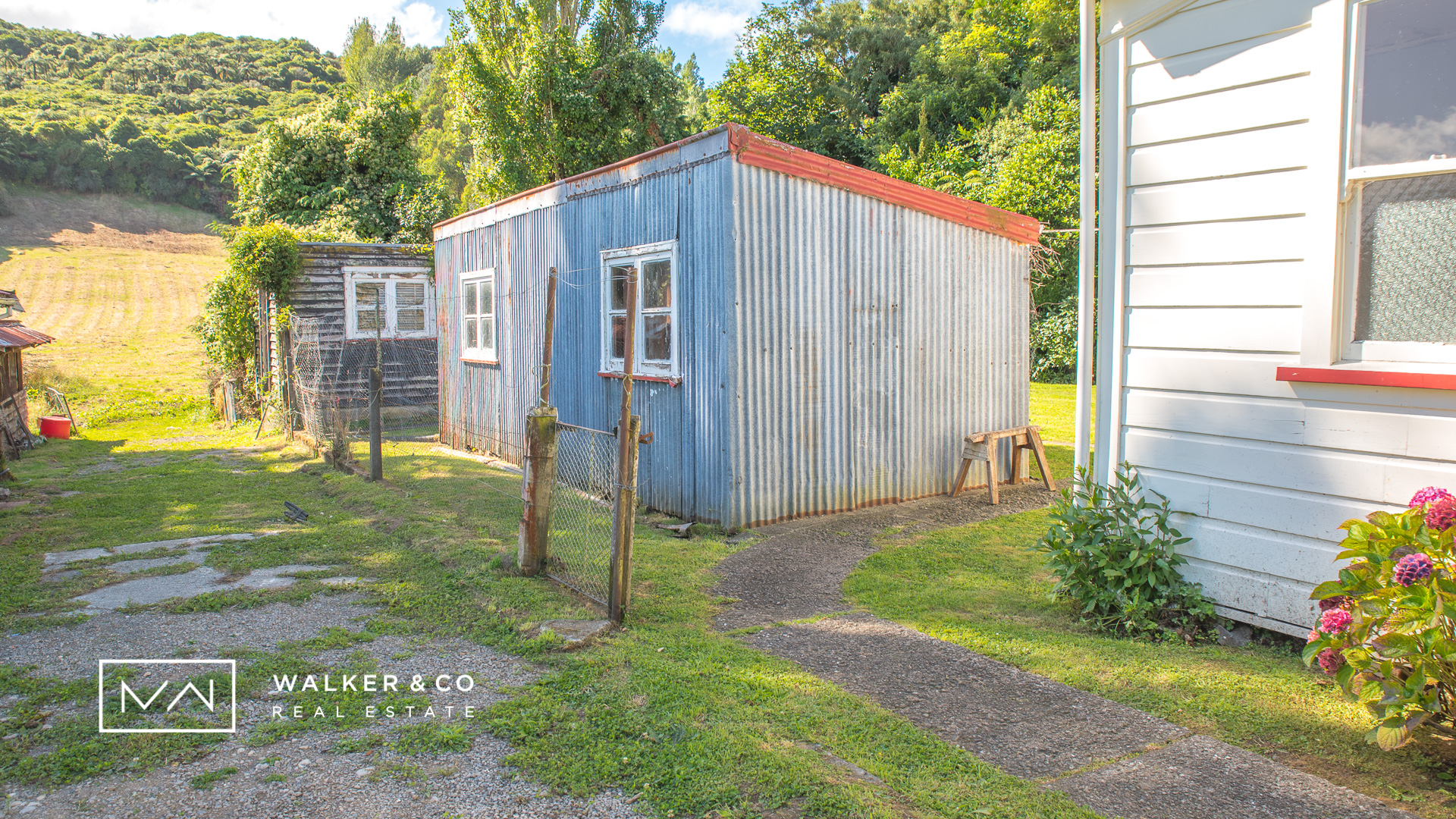 24 Side shed 1