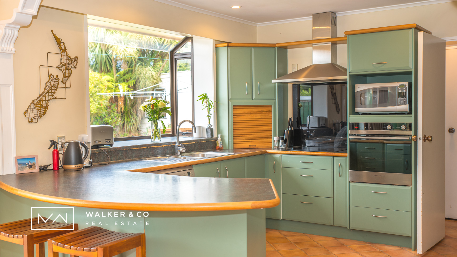 8 Kitchen insert 1