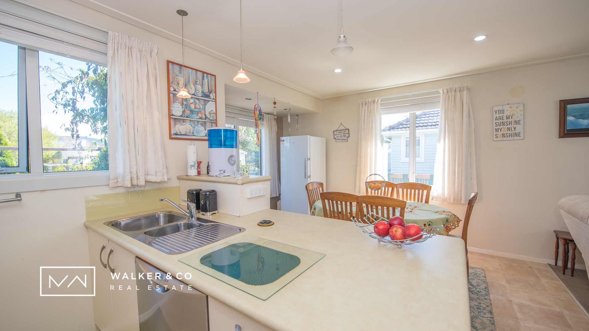 11 Kitchen bench 3