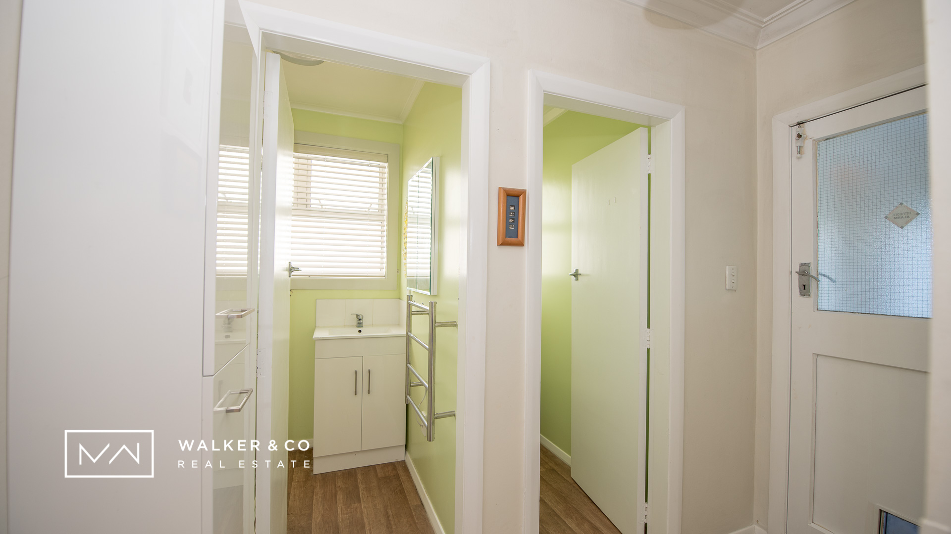 15 Bathroom hallway