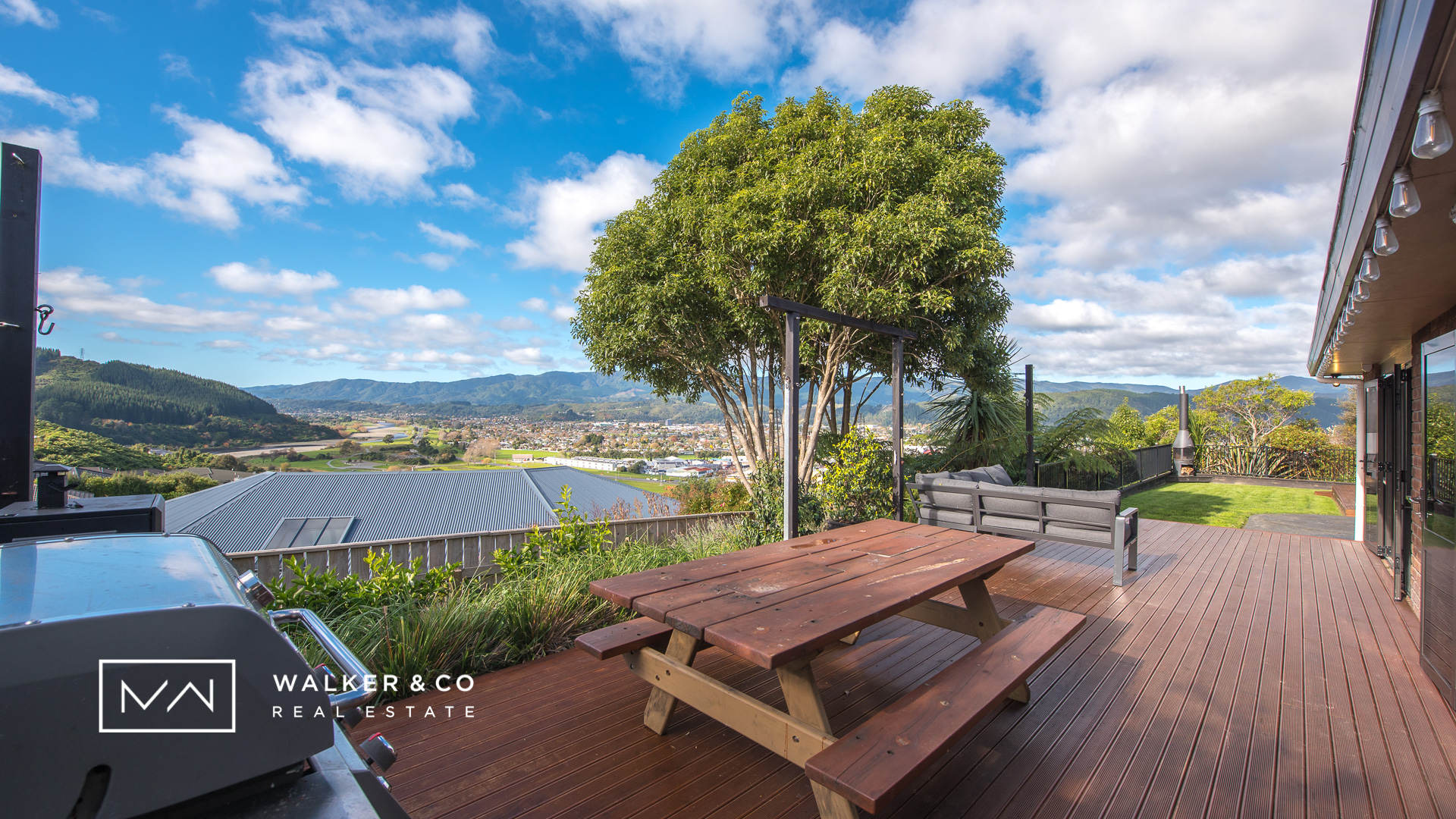 24 Outside deck 9