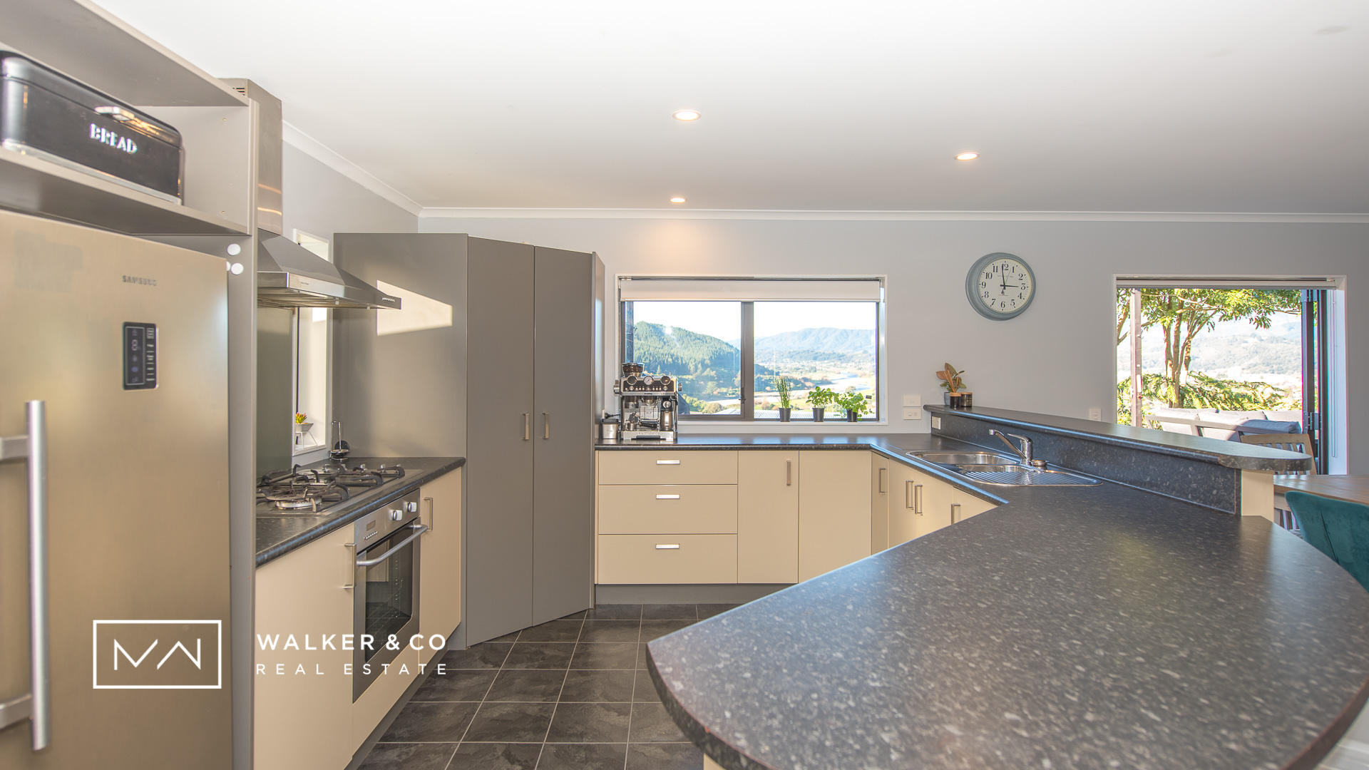 9 Kitchen 1