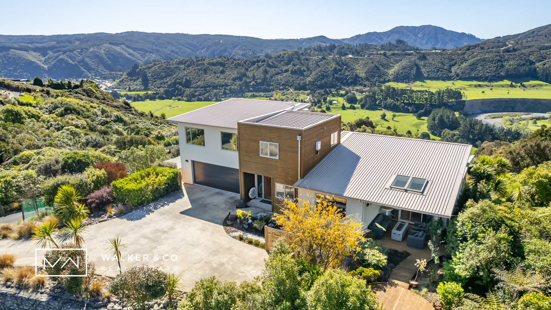 1 front house2