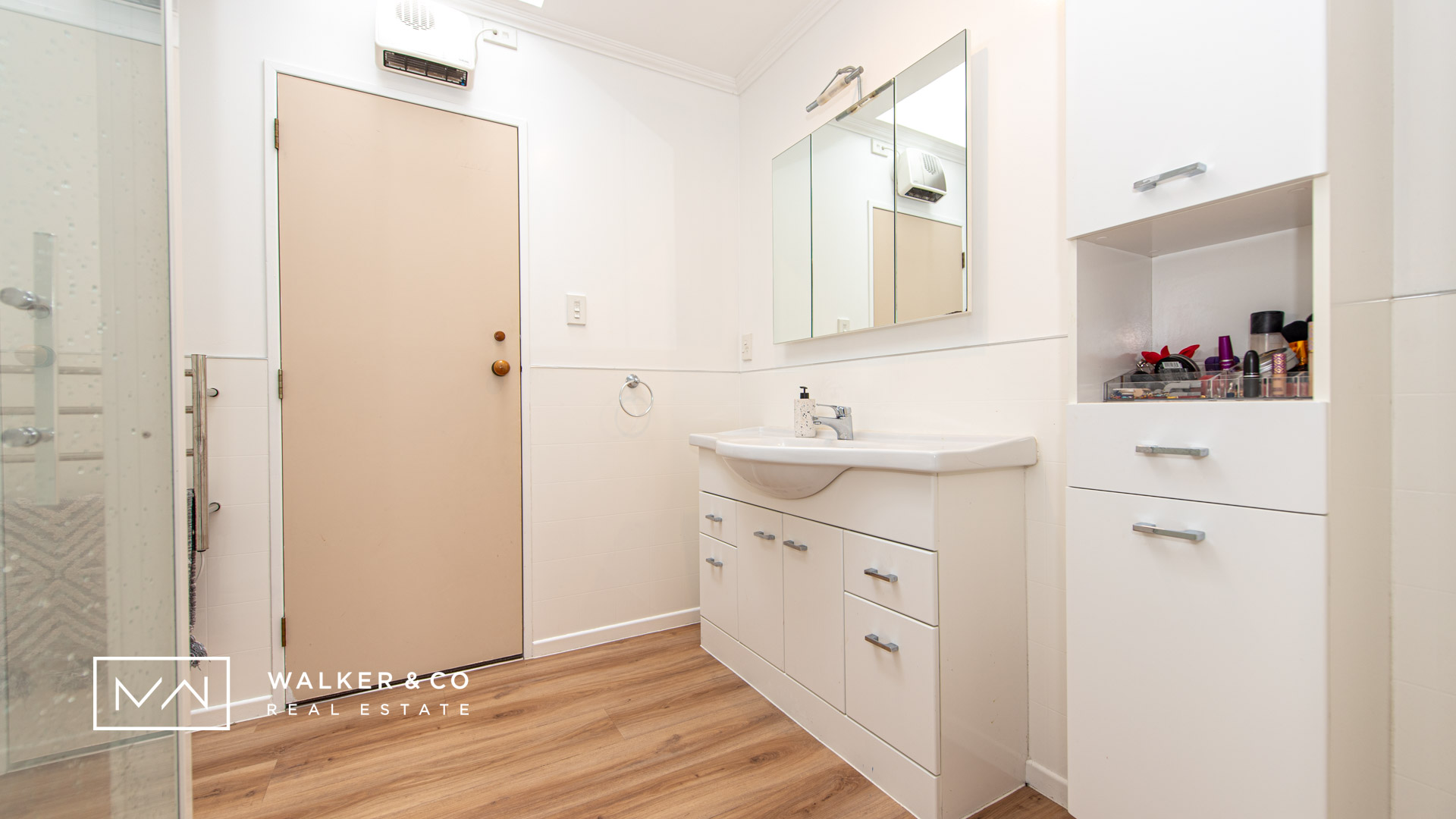 10 Bathroom