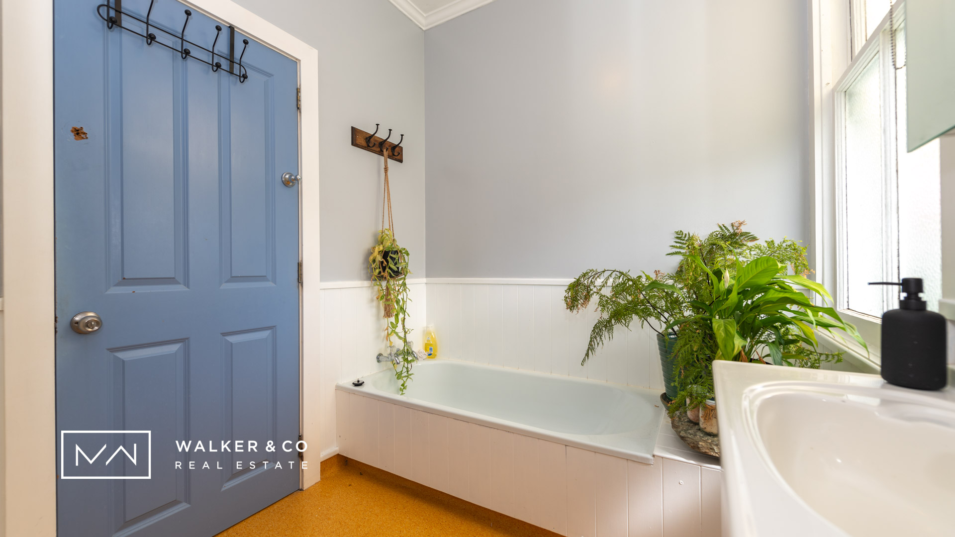 16 Bathroom 1