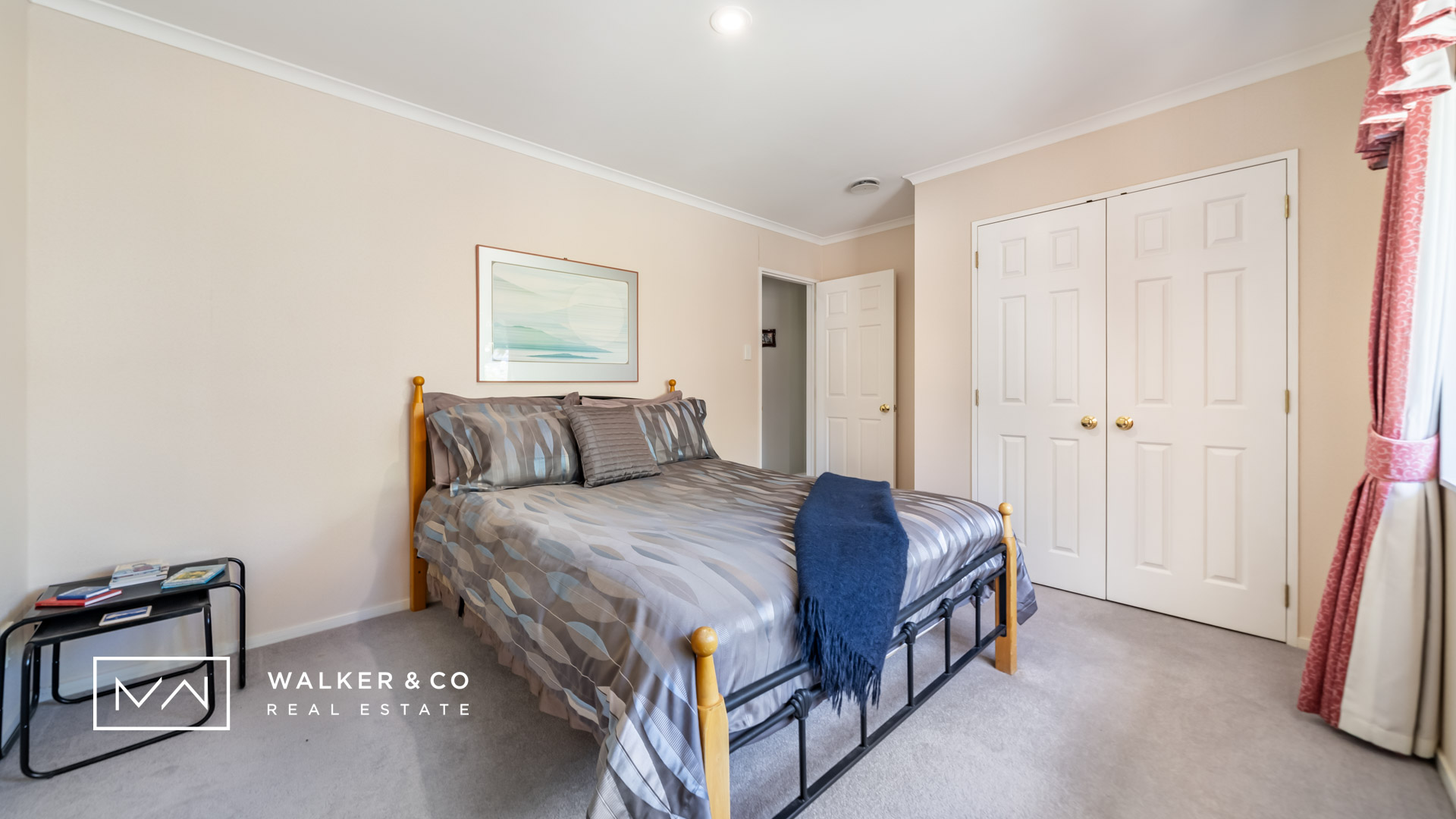 32 Bedroom2