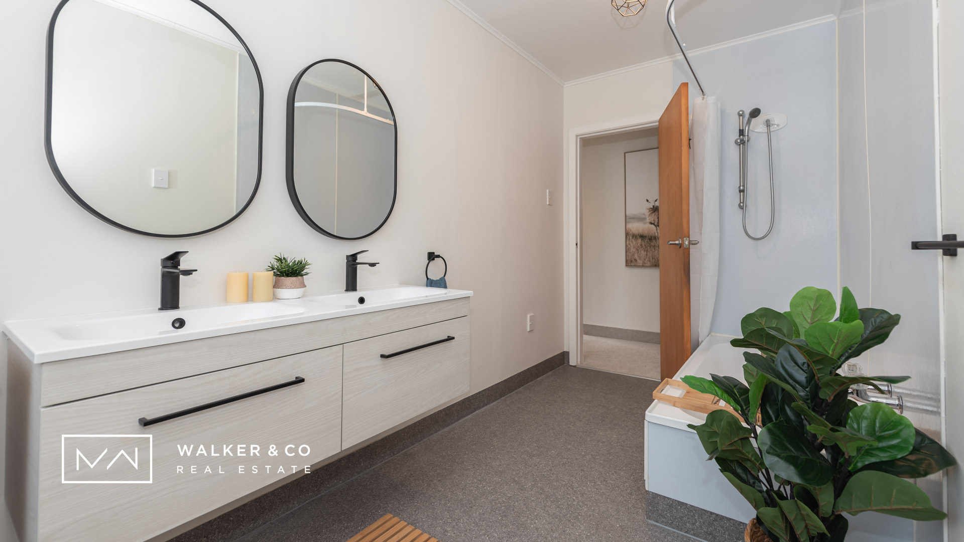 12 Main bathroom 1
