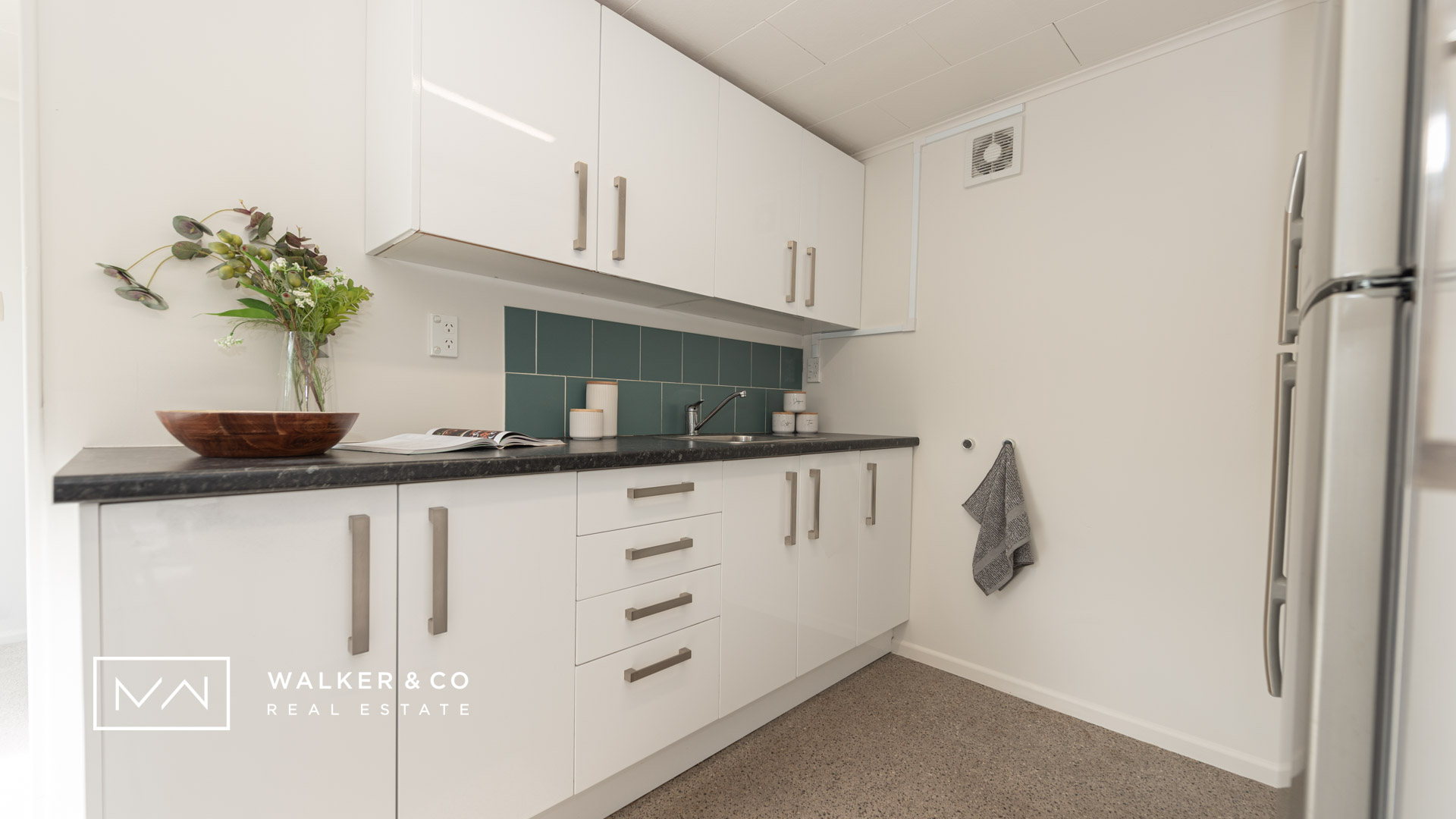 17 Flat kitchen 1