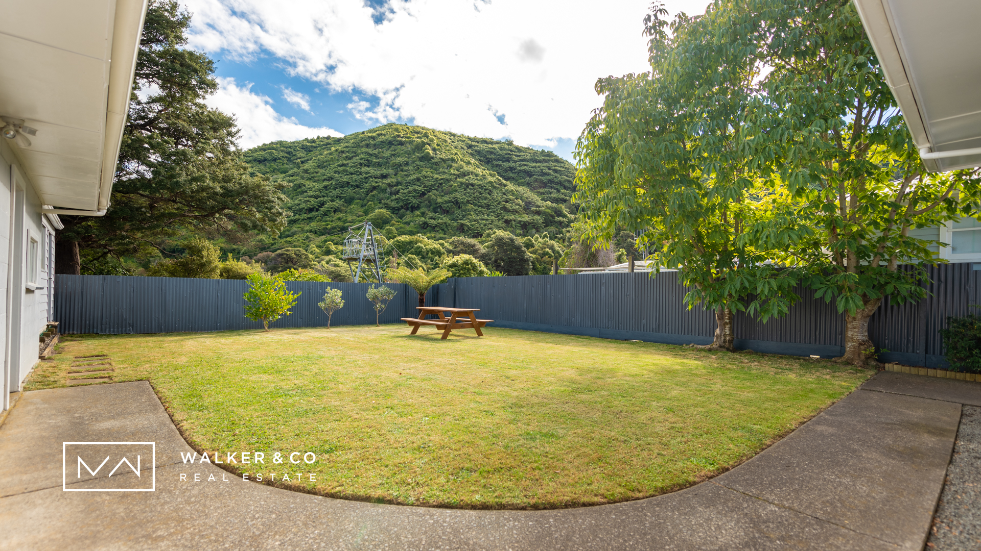 17backyard