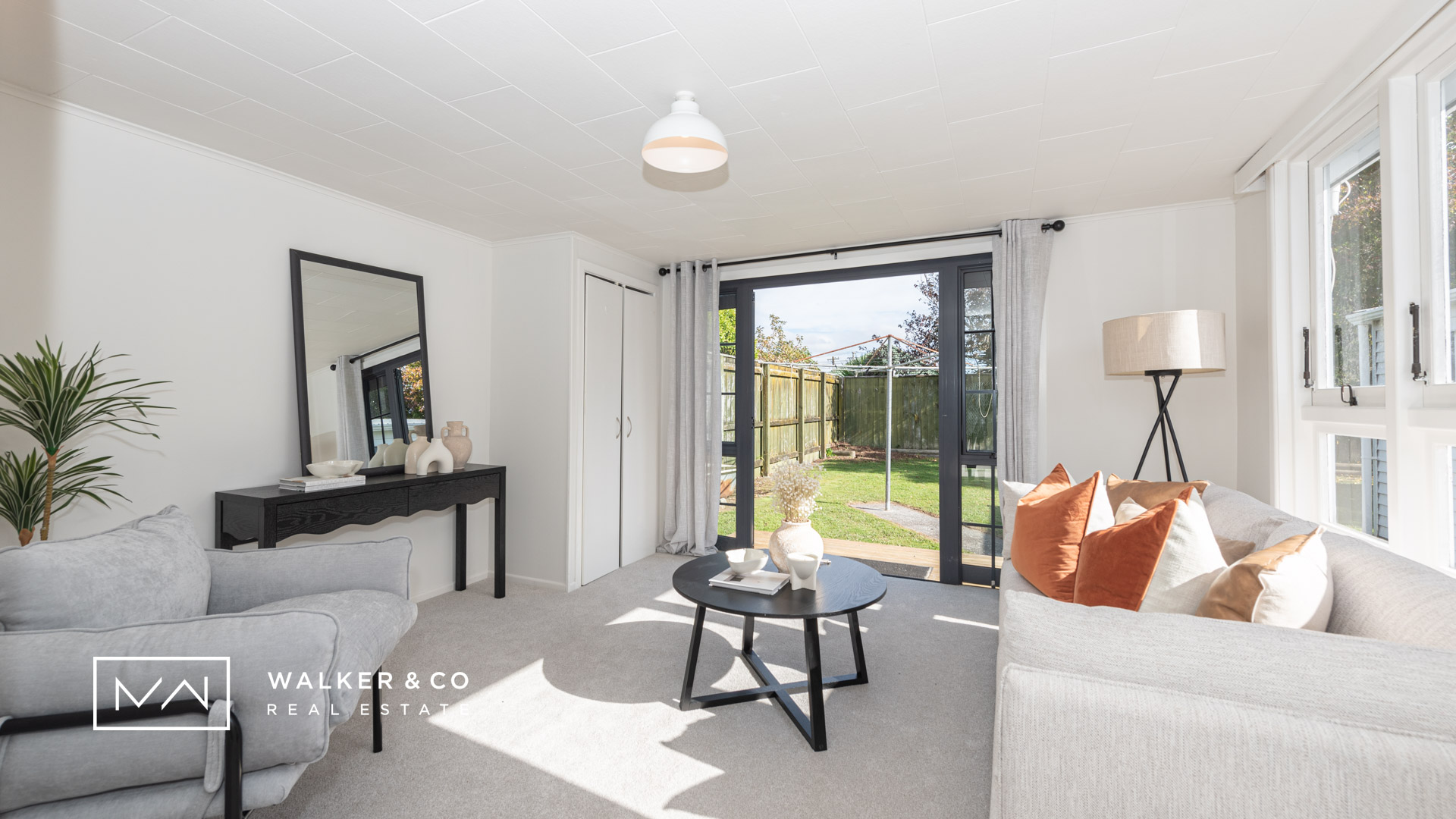 19 Flat living 1