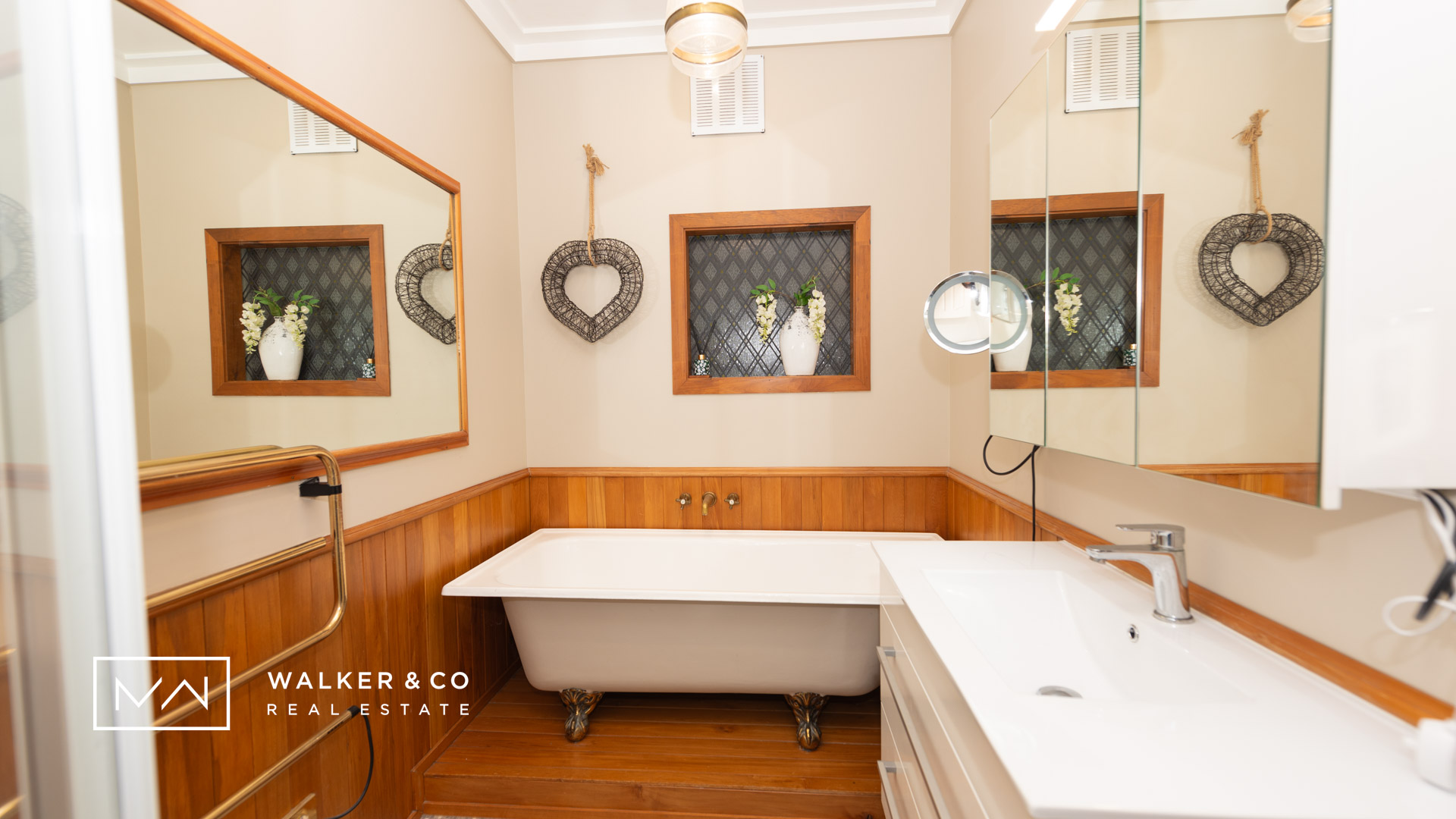 07 bathroom