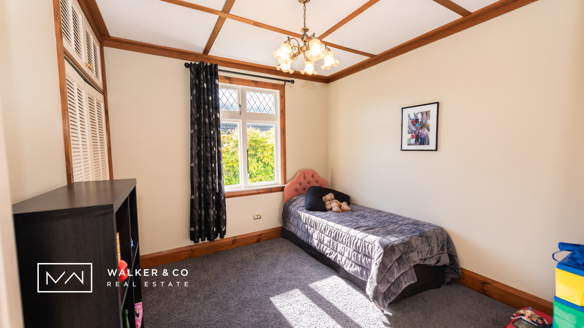 09 bedroom