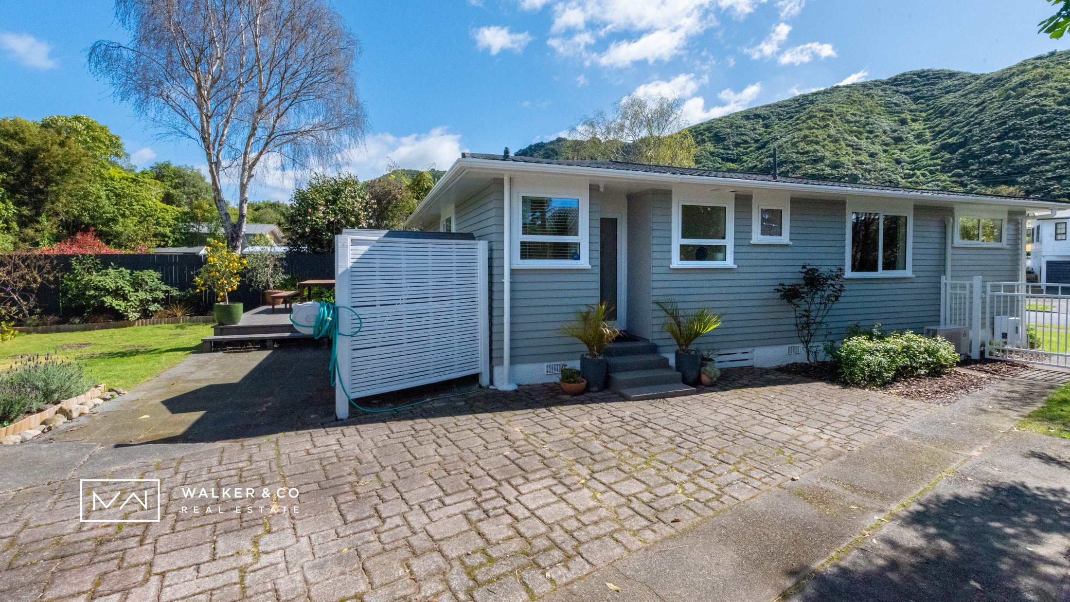 21 side house