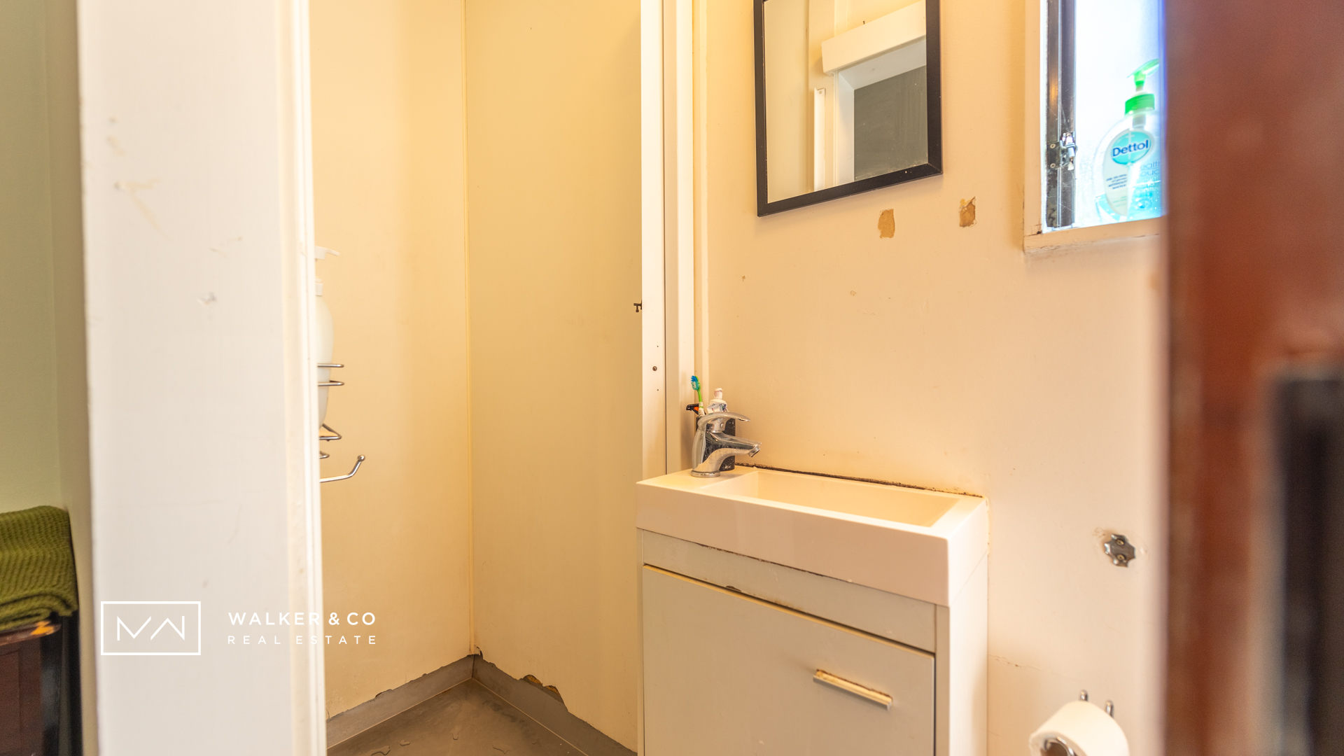 30 Bathroom