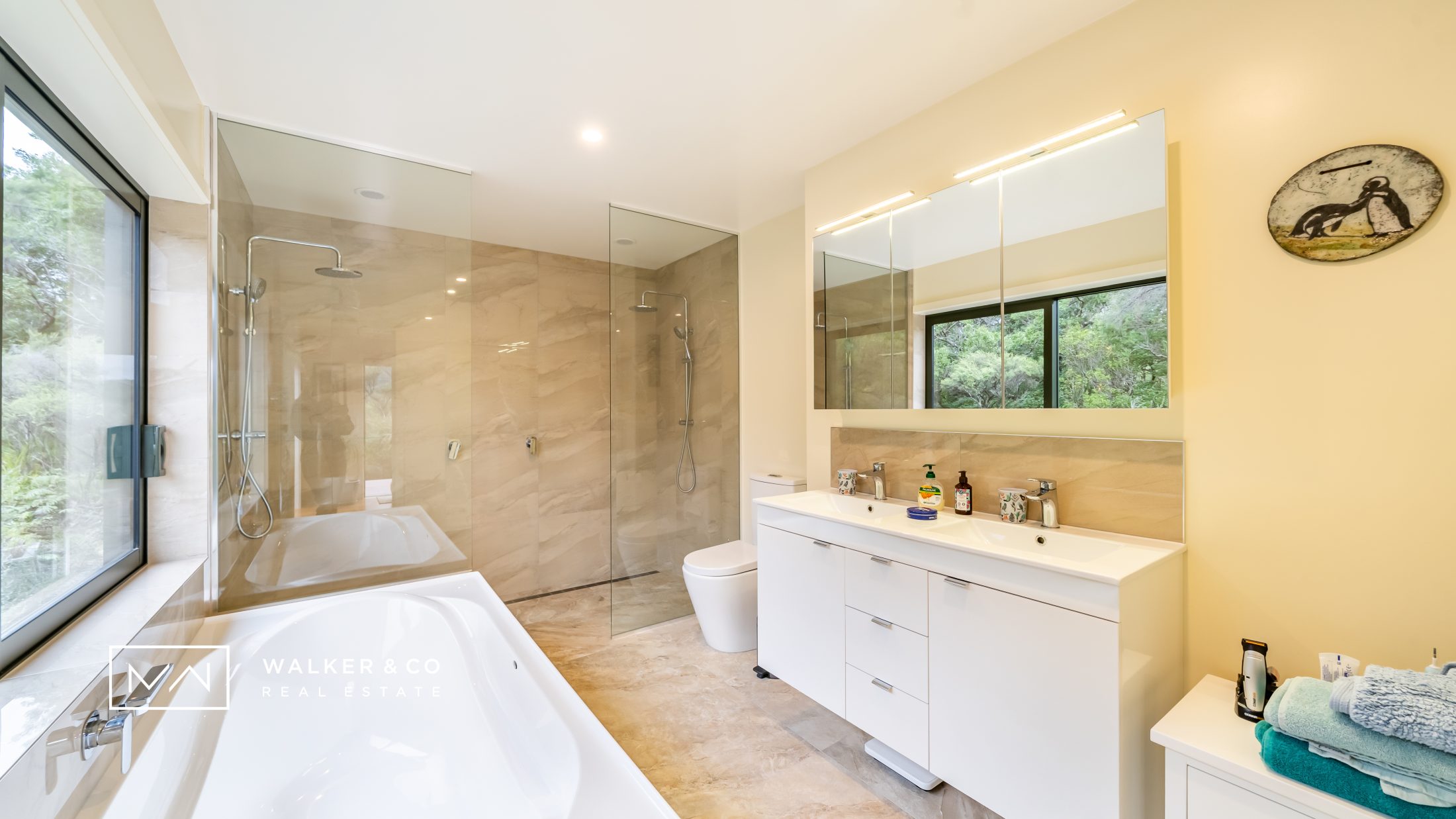 16 Ensuite 1