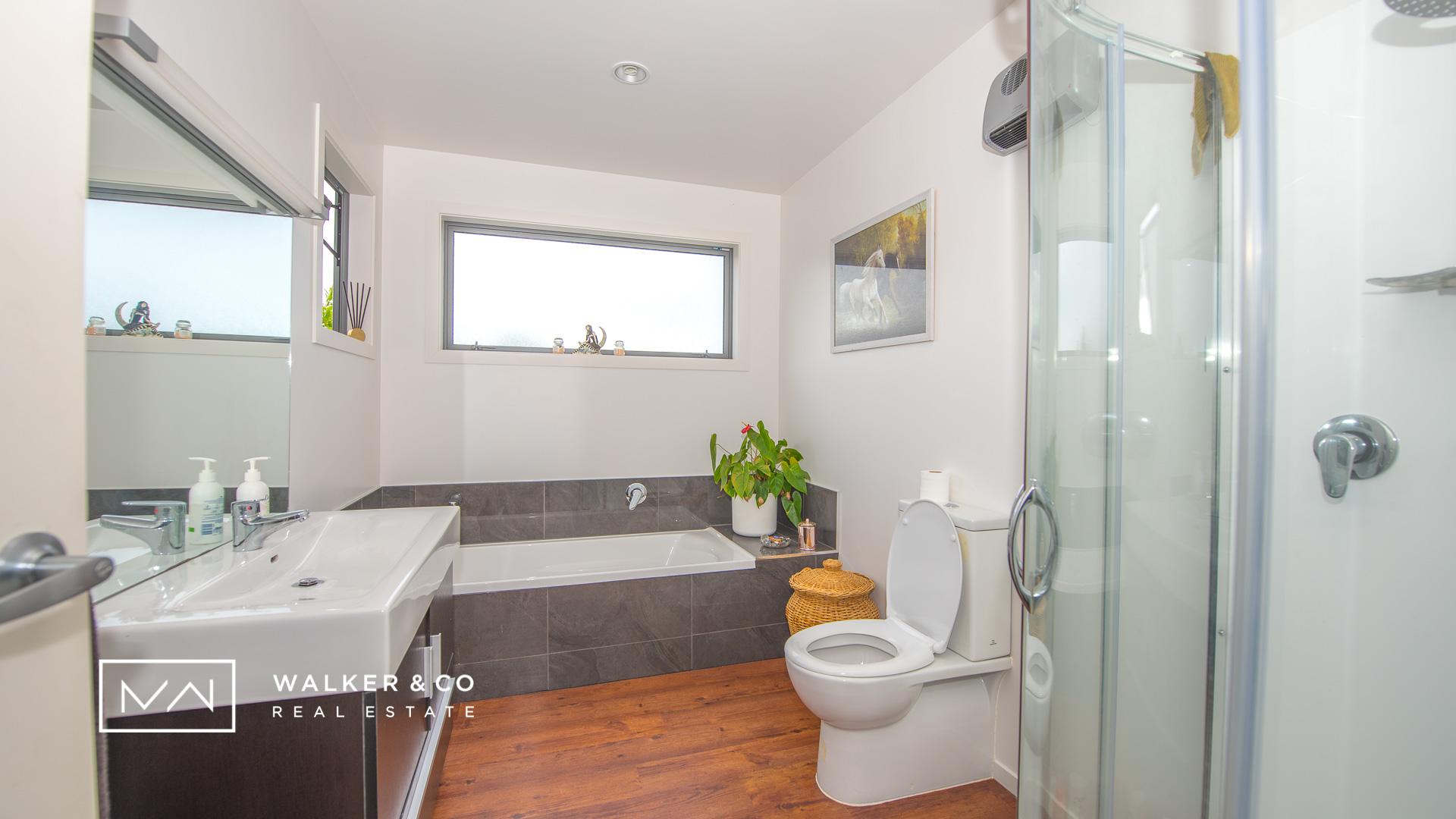 16 Bathroom 1